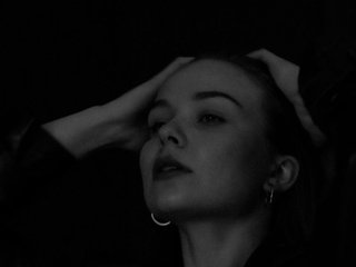 I'm A Live Chat Attractive Hottie And I'm 22 Yrs Old