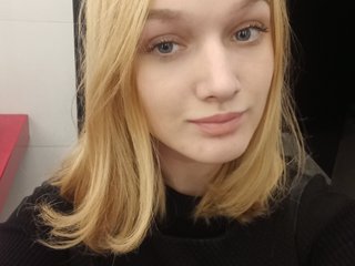 I'm 19 Years Old! A Sex Chat Beautiful Chick Is What I Am