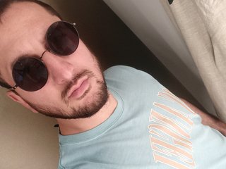 I Am Named AndyTasty, I Am A Brunette