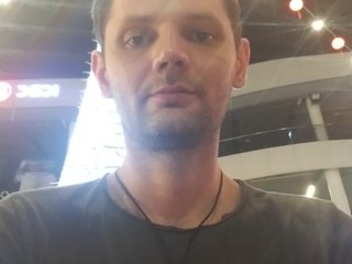 I Am A Brunette! 31 Is My Age