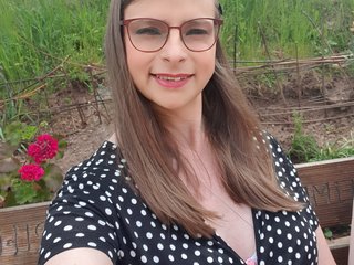 A Camwhoring Eye-catching Chick Is What I Am, People Call Me ScarlettStar7, I Am A Brunette
