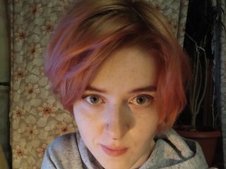 People Call Me MiaRay And I Am A Blonde And I'm A Camwhoring Pretty Gal