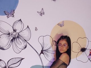 I Am A Brunette! A Sex Cam Irresistible Woman Is What I Am