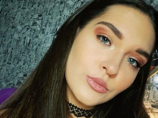 20 Is My Age And I Am A Brunette