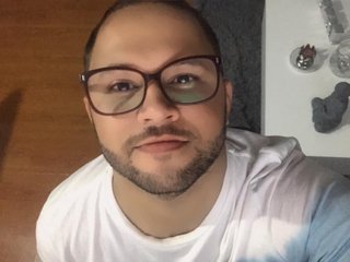 I'm 27 Years Old And I Am A Brunette! My Model Name Is Dreamjones