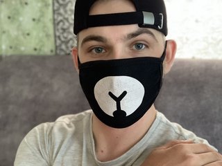 I Am A Blonde! I'm 26
