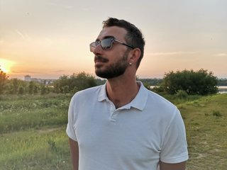 My Name Is Rel-33, I Am A Brunette