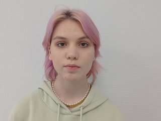 I'm A Camwhoring Cute Chick! 19 Is My Age