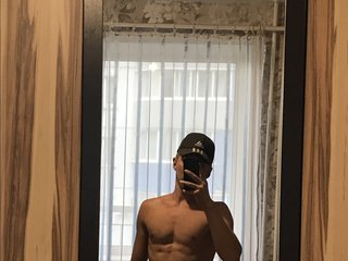 I Am A Blonde And My Model Name Is Hyderoof