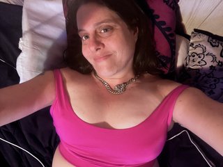 A Camwhoring Delicious Honey Is What I Am! My BongaCams Name Is Lunamoon69420, I'm 37 Yrs Old