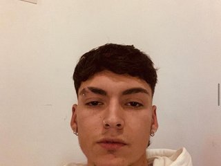 I Am A Brunette! I Come From Medellin