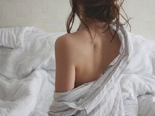 I Am A Brunette And A Live Cam Pretty Babe Is What I Am