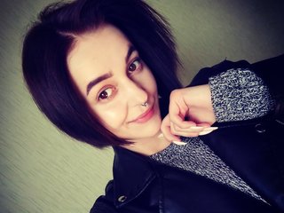 I'm 21, I'm A Live Webcam Seductive Hottie