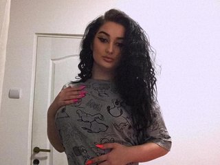 I'm 18 Yrs Old And I'm A Sex Webcam Alluring Chick And I Am A Brunette