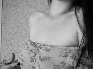 I Am A Brunette And I'm A Camwhoring Eye-catching Female