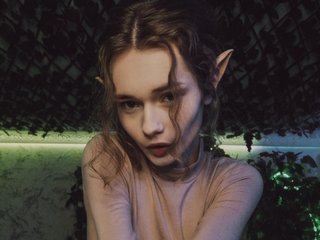 My Age Is 18 Years Old, I'm A Sex Cam Eye-catching Babe And I Am Named LunaStenberg