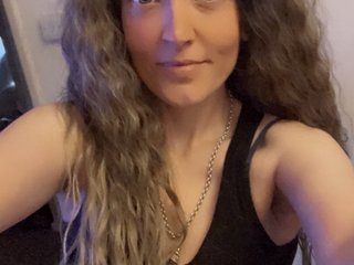 I'm A Webcam Appealing Hottie! I Am A Brunette! 34 Is My Age