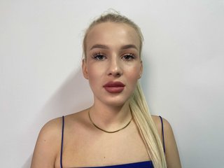 I'm 18 Yrs Old And My BongaCams Model Name Is Divachicka