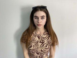 I Am A Brunette! 18 Is My Age