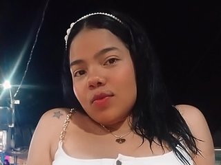 I Am A Brunette! I'm A Camming Cute Babe
