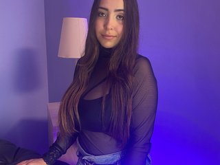 I'm A Sex Cam Charming Babe And I Am A Brunette