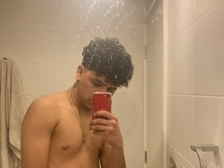 I Come From Venezuela, I'm 22, People Call Me Elgatubelo1