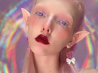 A Live Cam Sexy Chick Is What I Am And I Am A Blonde