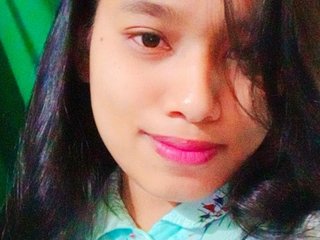 I Live In Delhi! I'm 18 Years Of Age! I Am A Blonde