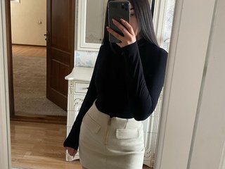 I Am A Brunette And A Live Cam Desirable Chick Is What I Am 2