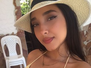 I Am Named DaniParadise1! I'm 21 Years Old