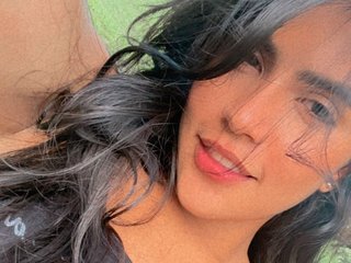 My Model Name Is Kattysaenz And My Age Is 18 Yrs Old