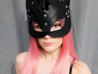 People Call Me Missschrisss, A Live Webcam Irresistible Sweet Thing Is What I Am And I Am A Blonde