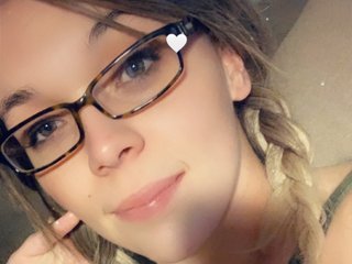 I Am A Brunette! At BongaCams I'm Named SweetAurora
