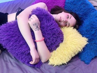 I Am A Brunette And A Sex Webcam Eye-catching Woman Is What I Am