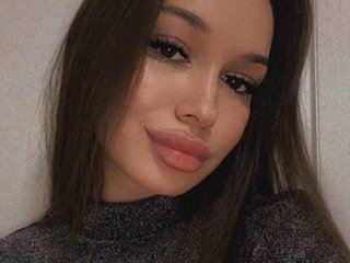 I'm 20 Yrs Old! I Am A Brunette, I'm A Camwhoring Sensual Honey