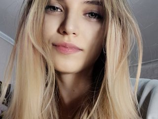 I Am A Blonde, My BongaCams Model Name Is Alistrewberyz