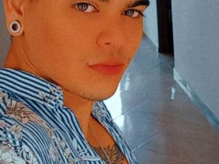 I'm 18 Yrs Old And At BongaCams People Call Me Mike-twink