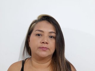 I'm 25 Yrs Old! I'm A Live Cam Sensual Hottie