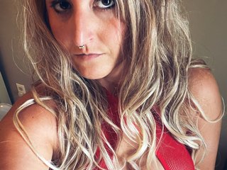 31 Is My Age, I Am A Blonde, I'm A Camwhoring Suave Honey