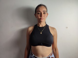 I Am A Brunette And I'm 26 Years Of Age! A Sex Chat Beautiful Hottie Is What I Am
