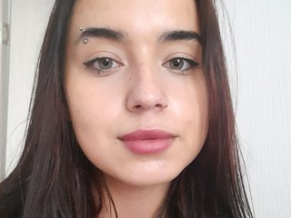 I'm 18, I Am A Brunette! My BongaCams Model Name Is BurnsAendrea