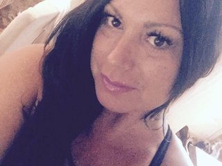 A Camming Appealing Bimbo Is What I Am And I Am A Brunette And Qc Province Is Where I Come From