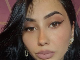 A Live Chat Dreamy Woman Is What I Am! I Am A Brunette