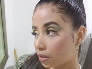 I Am A Brunette, People Call Me Lilacute1 And I'm A Sex Cam Lovely Sweet Thing