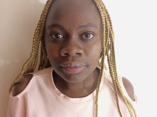 I'm A Cam Sensual Bimbo, At BongaCams People Call Me Queensquirtee