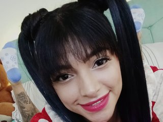 I'm 25 Yrs Old And I Am A Brunette And People Call Me Hamira-julia