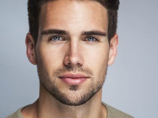 I Am A Brunette, I'm 31 Yrs Old