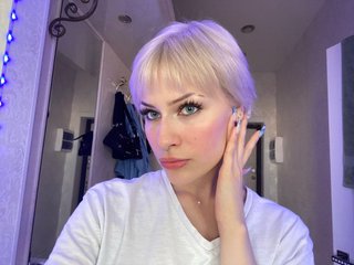 My Age Is 20 Years Old! A Webcam Sexy Chick Is What I Am