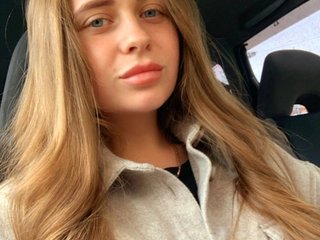 I'm A Camwhoring Luscious Gal, I Am A Blonde And I'm 27 Years Old