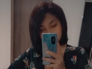 I'm A Camwhoring Sensual Woman And I Am A Brunette